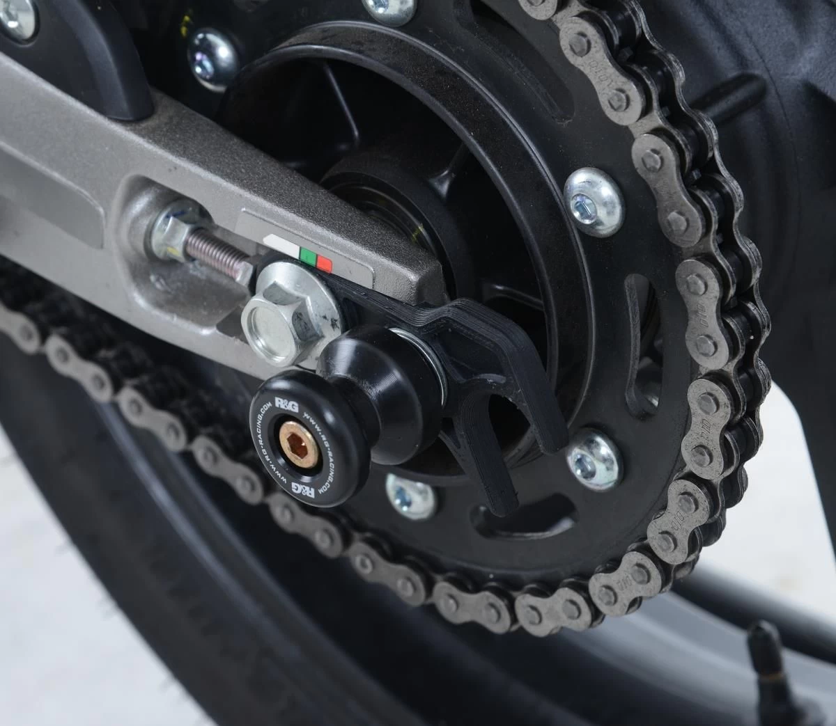 R&G CR0059BK Cotton Reels Bobbins Offset Zwart Honda CBR250RR 17- 7 R&G CR0059BK Cotton Reels Bobbins Offset Zwart Honda CBR250RR 17- - Afbeelding 5